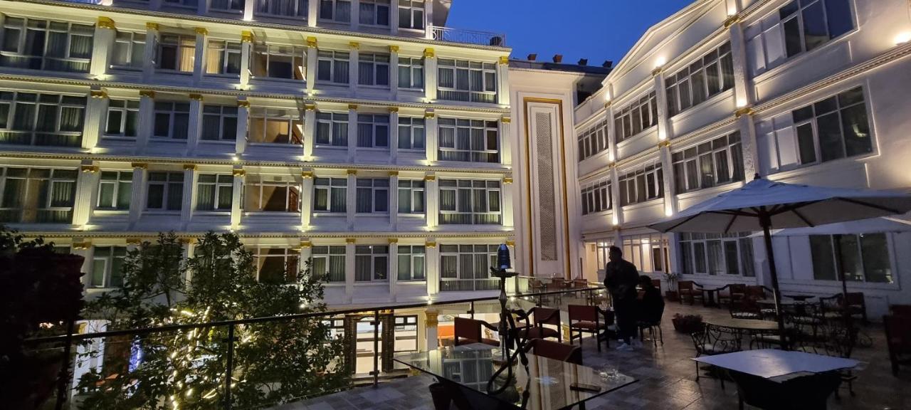Durbar Hotel&Residence Kathmandu Buitenkant foto