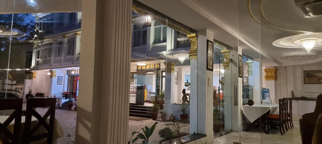 Durbar Hotel&Residence Kathmandu Buitenkant foto