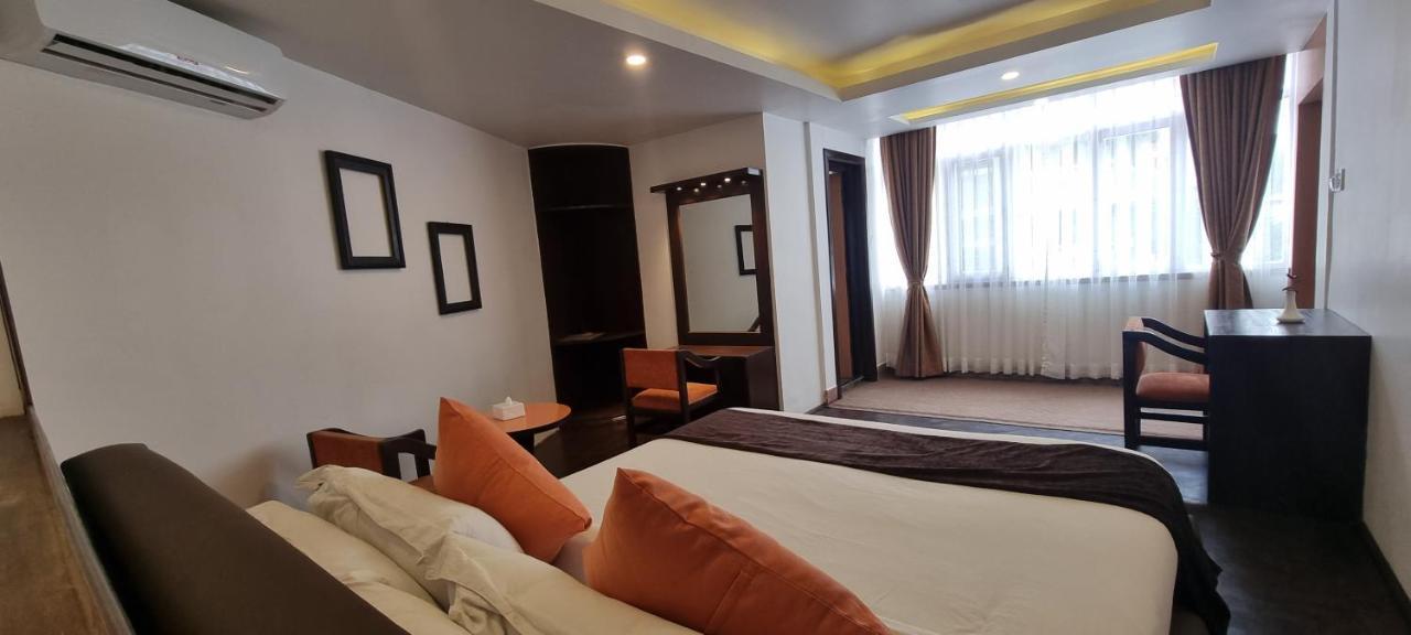Durbar Hotel&Residence Kathmandu Buitenkant foto