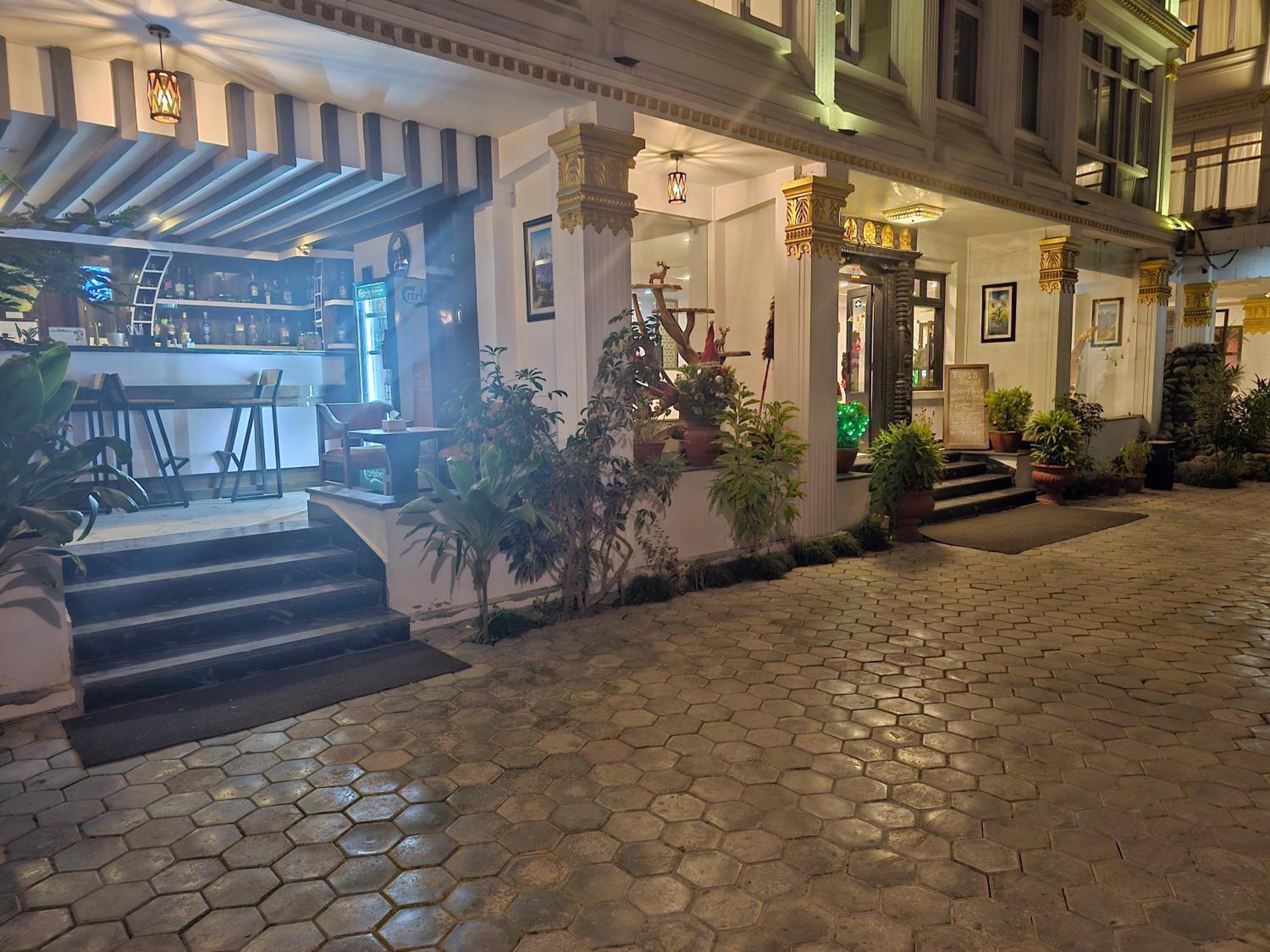 Durbar Hotel&Residence Kathmandu Buitenkant foto